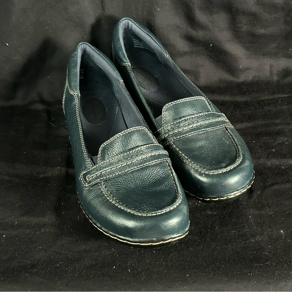 Clarks Bendable Leather Slip On Loafers